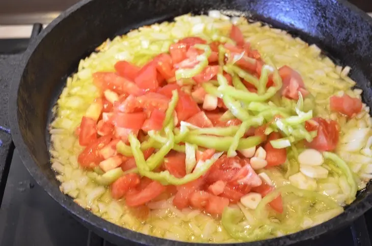 Паэлья с морепродуктами: шаг 8
