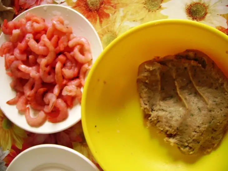 Ароматный суп по-китайски с овощами, лапшой и фаршированными фрикадельками: шаг 3
