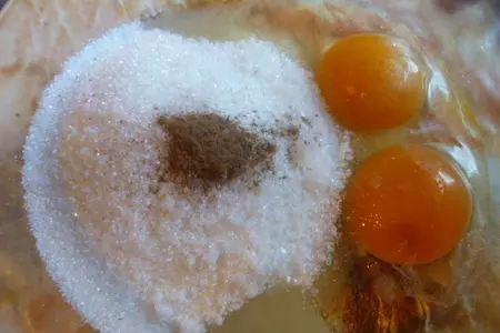 Медовые булочки с орехами на пару: шаг 2