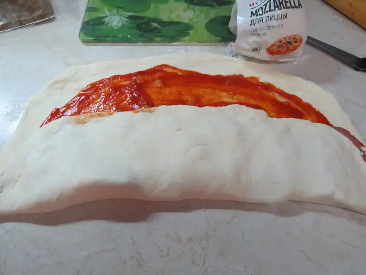 Закрытая пицца-вулкан «stromboli»: шаг 11
