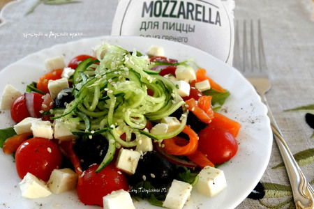 Легкий салат с моцареллой unagrande, овощами и форелью: шаг 5