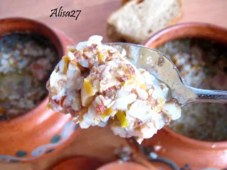 Гречка с курицей и шампиньонами в горшочках: шаг 6