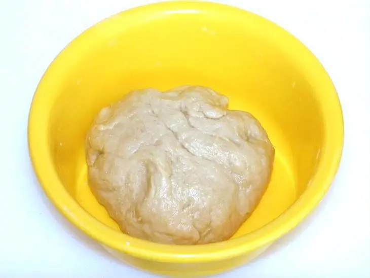 Булочки-розочки с сырной начинкой: шаг 3