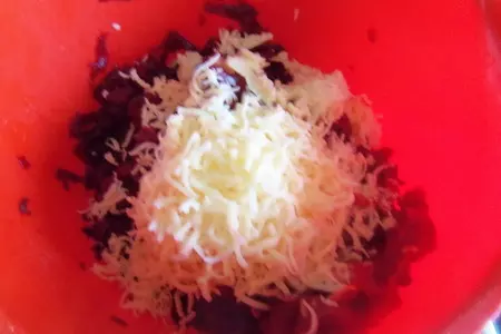 Закуска из свеклы с чесноком: шаг 2