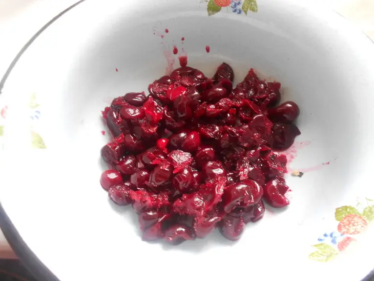 Вишневый мусс с семолина и  лимоном: шаг 2