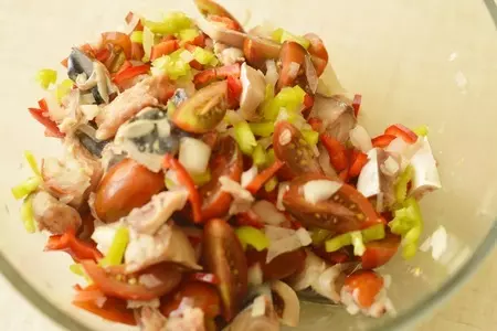 Баклажаны фаршированные скумбрией и овощами.: шаг 3