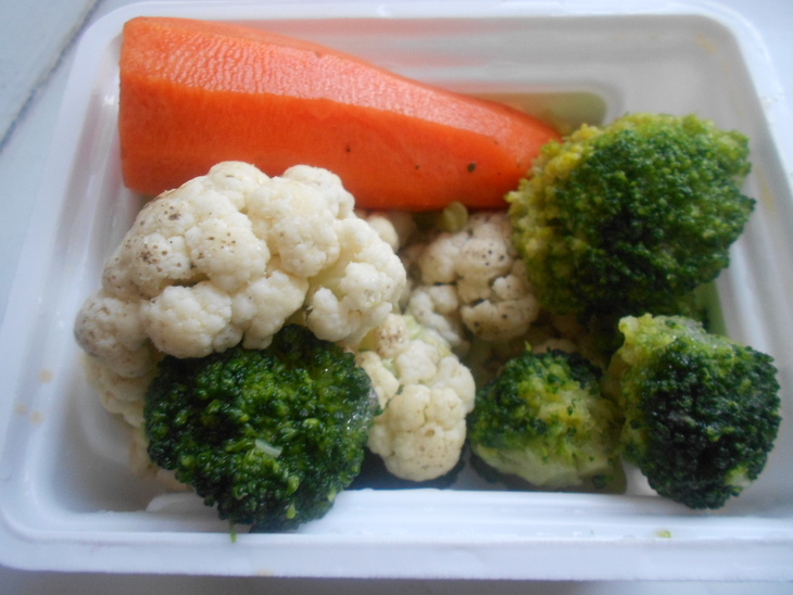 Зеленая гречка с овощами под слоеным тестом: шаг 2