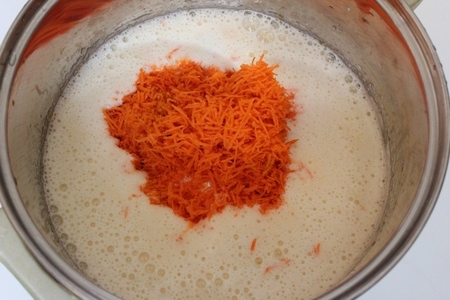 Морковный пирог с изюмом: шаг 3