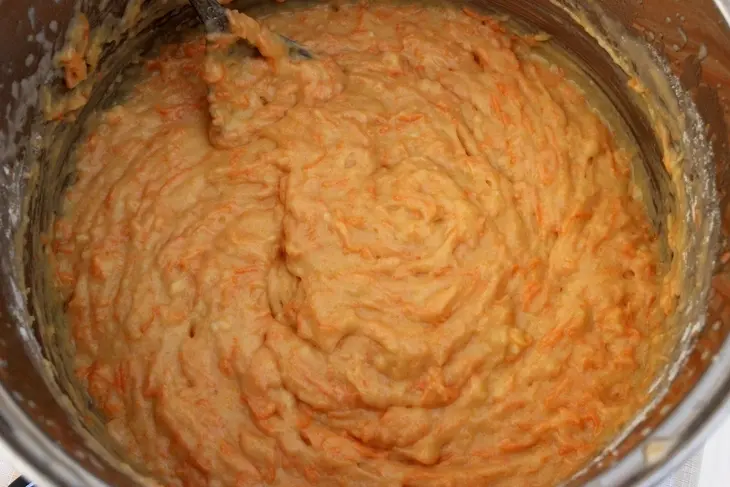 Морковный пирог с изюмом: шаг 5