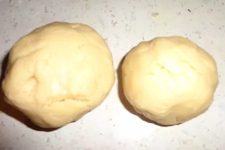 Нежный пирог с бананом и манго: шаг 3