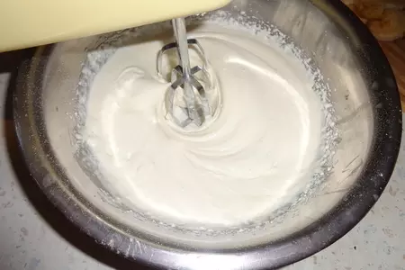 Нежный пирог с бананом и манго: шаг 5