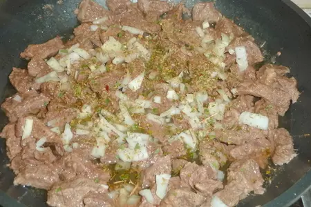 Перловая каша с говядиной в съедобном горшке: шаг 3