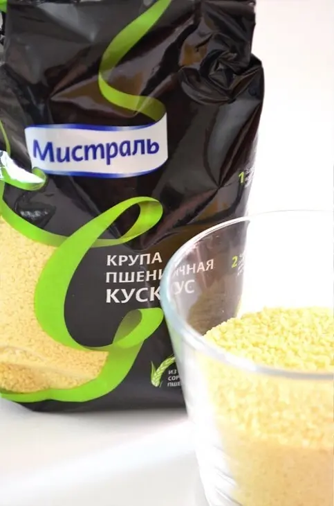 Тар-тар с лососем и жареным кус-кусом: шаг 1