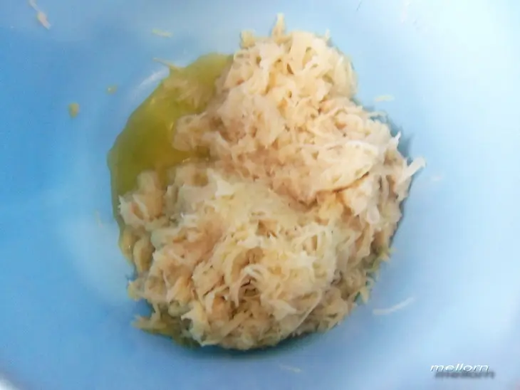 Закусочные вафли (картофельные с сыром): шаг 1