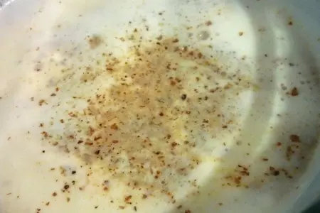 Бламанже с желе из чая с лепестками роз,фиалкой и гибискусом: шаг 1