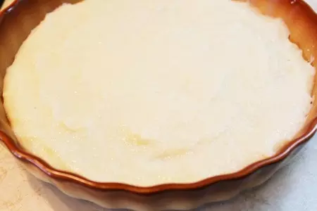 Манная башенка с карамелизироваными грушами: шаг 3