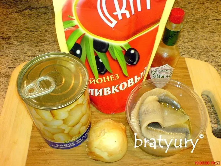 Салат из селёдки с фасолью по рецепту илоночка: шаг 1