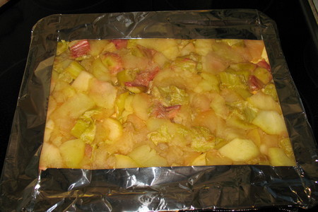 Пирог с яблоками, ревенем и ванильным кремом.: шаг 5