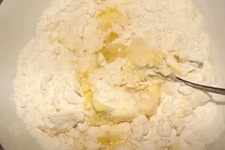 Пирог с мясом в сметанной заливке: шаг 1