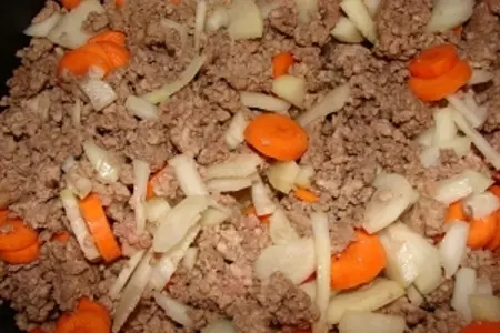 Пирог с мясом в сметанной заливке: шаг 2