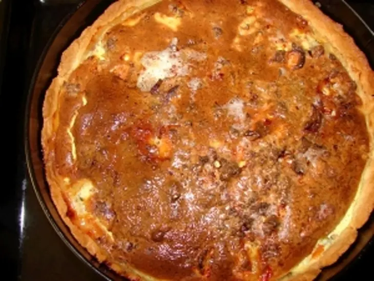 Пирог с мясом в сметанной заливке: шаг 4