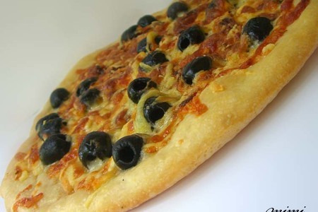 Пицца с карамелизованным луком,копченым сыром и маслинами: шаг 3