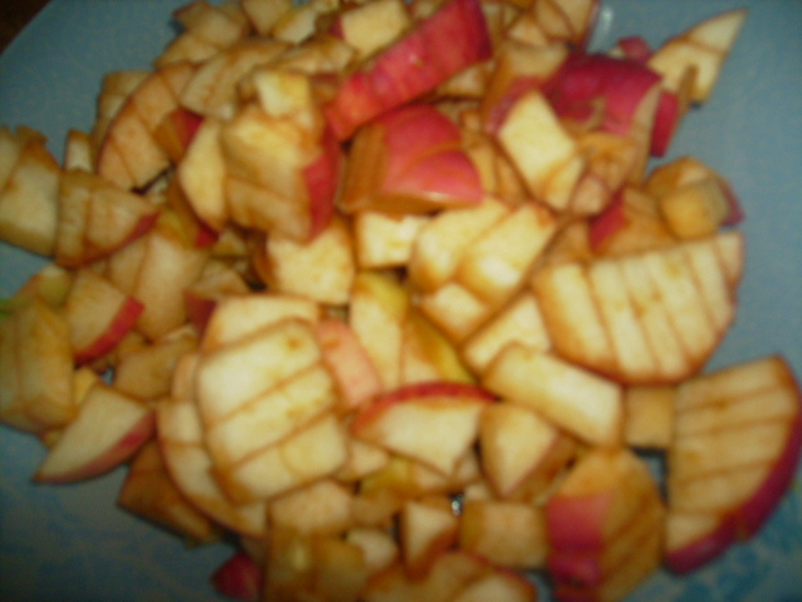 Дрожжевые оладьи с яблоками: шаг 2