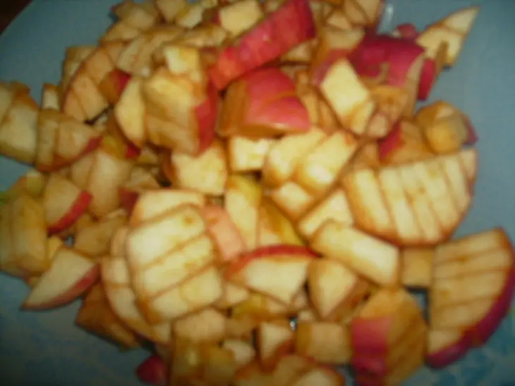 Дрожжевые оладьи с яблоками: шаг 2