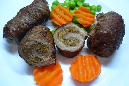 Мясные рулетики с орехами и вялеными помидорами: шаг 5