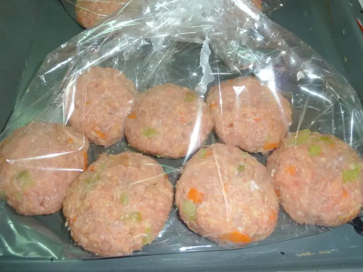 Запеченные рыбные котлеты с овощами "с добрым утром и с хорошим днем!": шаг 7