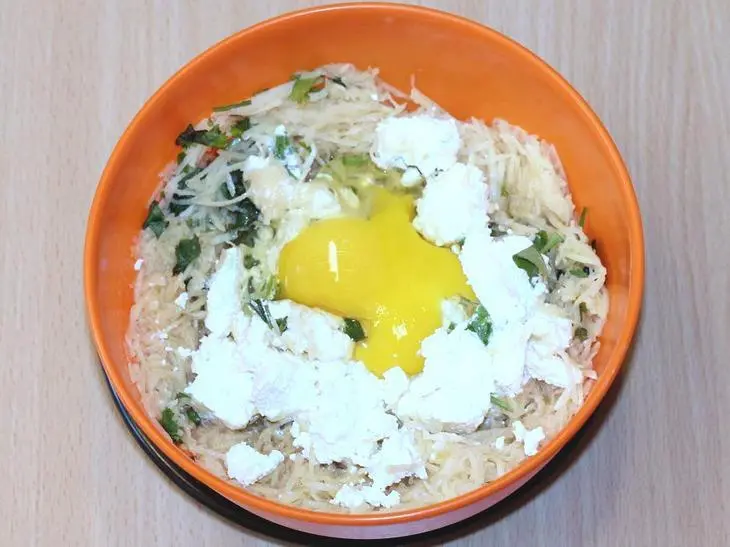 Картофельно творожные оладьи с геркулесом: шаг 3