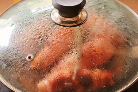 Куриные рулетики с грушей в беконе: шаг 5