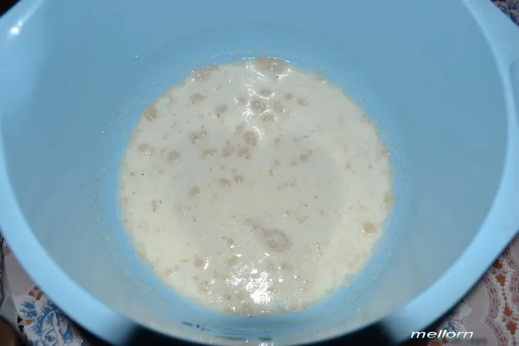 Лепешки на минеральной воде: шаг 1