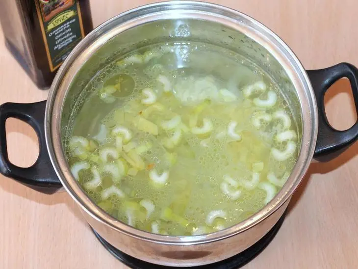 Картофельный суп со сливочным сыром и эстрагоном: шаг 3