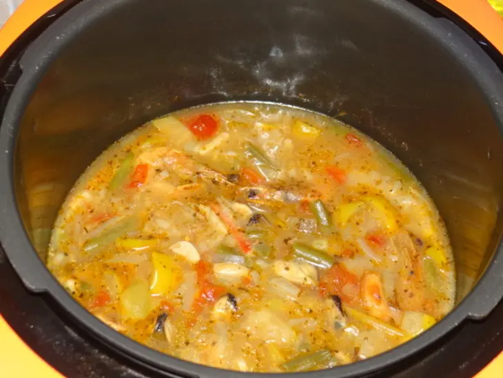 Средиземноморский суп с морепродуктами, бобовыми и рисом: шаг 7