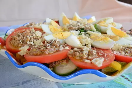 Легкий салат с печенью трески: шаг 8