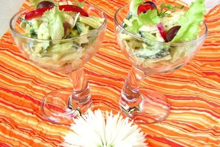 Салат с манго, курицей и йогуртовой заправкой: шаг 4
