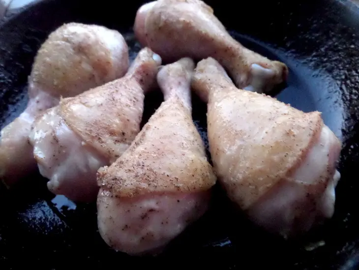 Куриные ножки в томате с маслинами: шаг 2