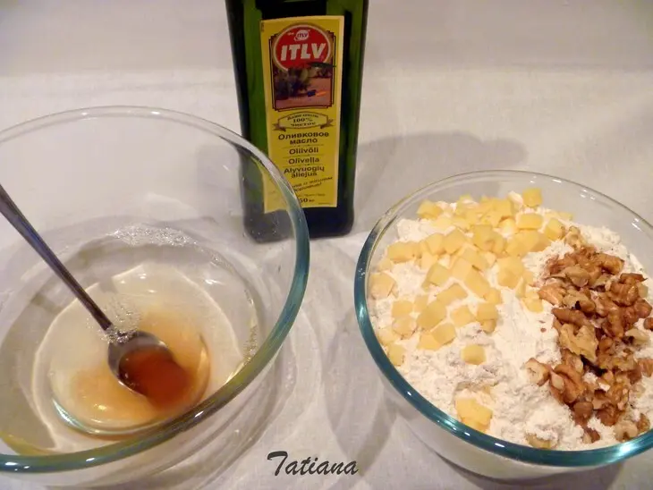 Хлеб пшеничный, цельнозерновой с сыром и грецкими орехами: шаг 2
