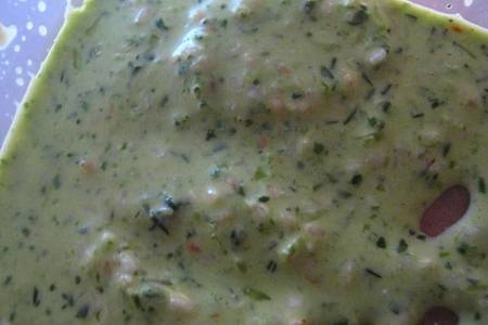Лосось под кунжутно-пряным соусом и легкий средиземноморский салатик: шаг 4