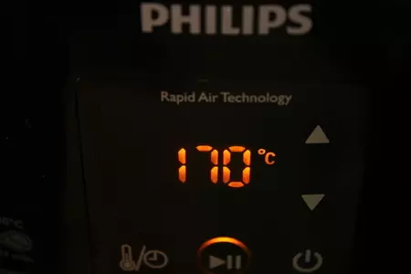 Курочка в лимонной заправке приготовленная в мультипечи philips: шаг 5