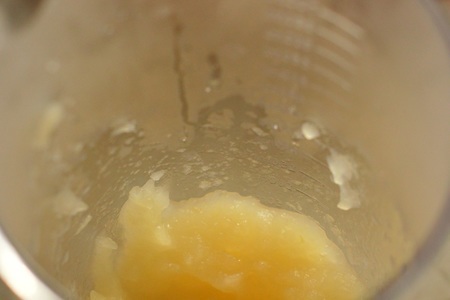 Утиная грудка с яблочным пюре и соусом из черной смородины.: шаг 3