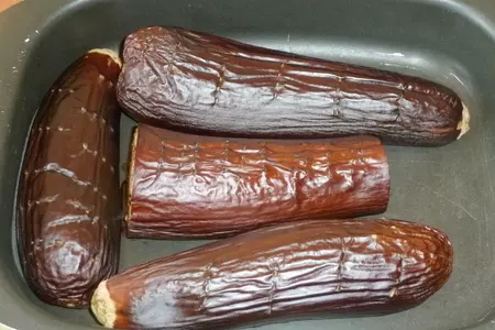 Бурекасы с рубленой говядиной и печеными баклажанами: шаг 1