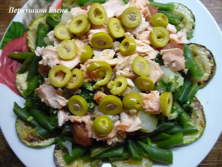 Салат овощной с форелью и оливками "себе любимой": шаг 10