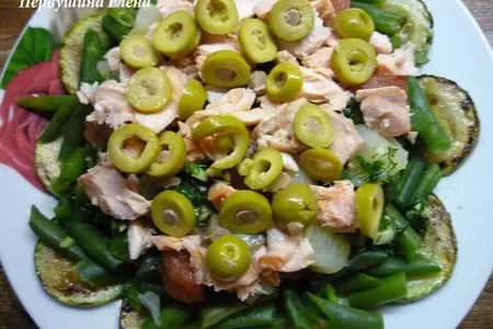 Салат овощной с форелью и оливками "себе любимой": шаг 10