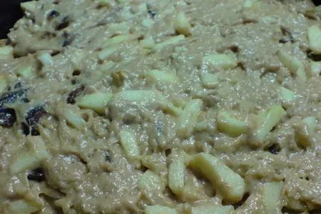 Яблочный пирог с финиками,орехами  и корицей: шаг 6