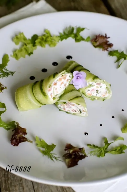 Роллы из огурца.: шаг 4