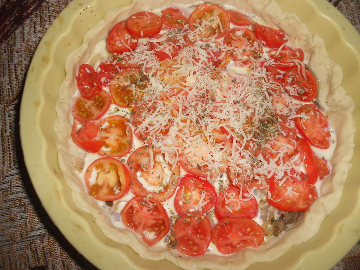 Пирог с томатами и красным луком: шаг 6