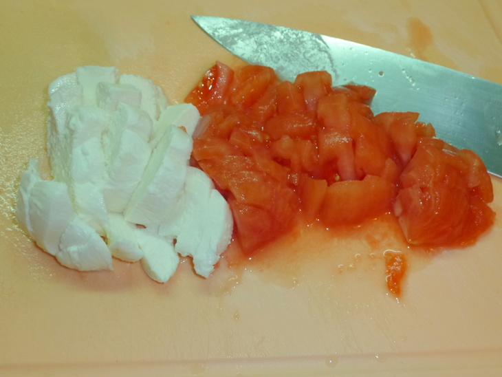 Филе трески, запеченное с моцареллой, оливками и помидорами: шаг 3