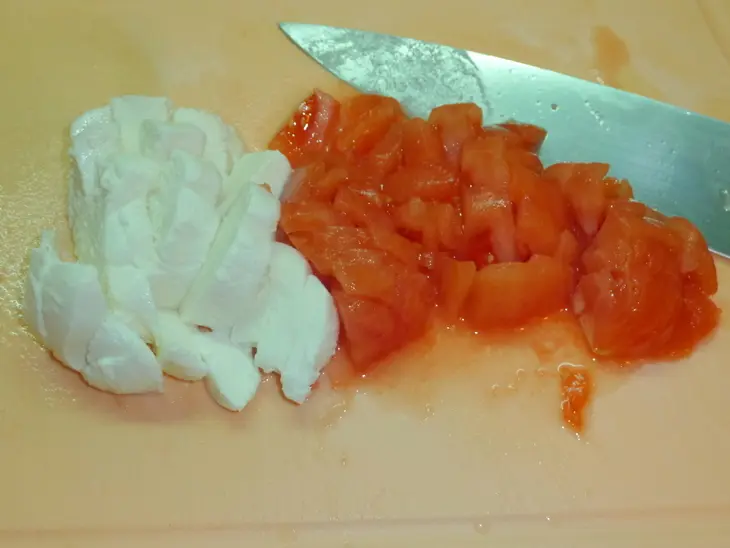 Филе трески, запеченное с моцареллой, оливками и помидорами: шаг 3